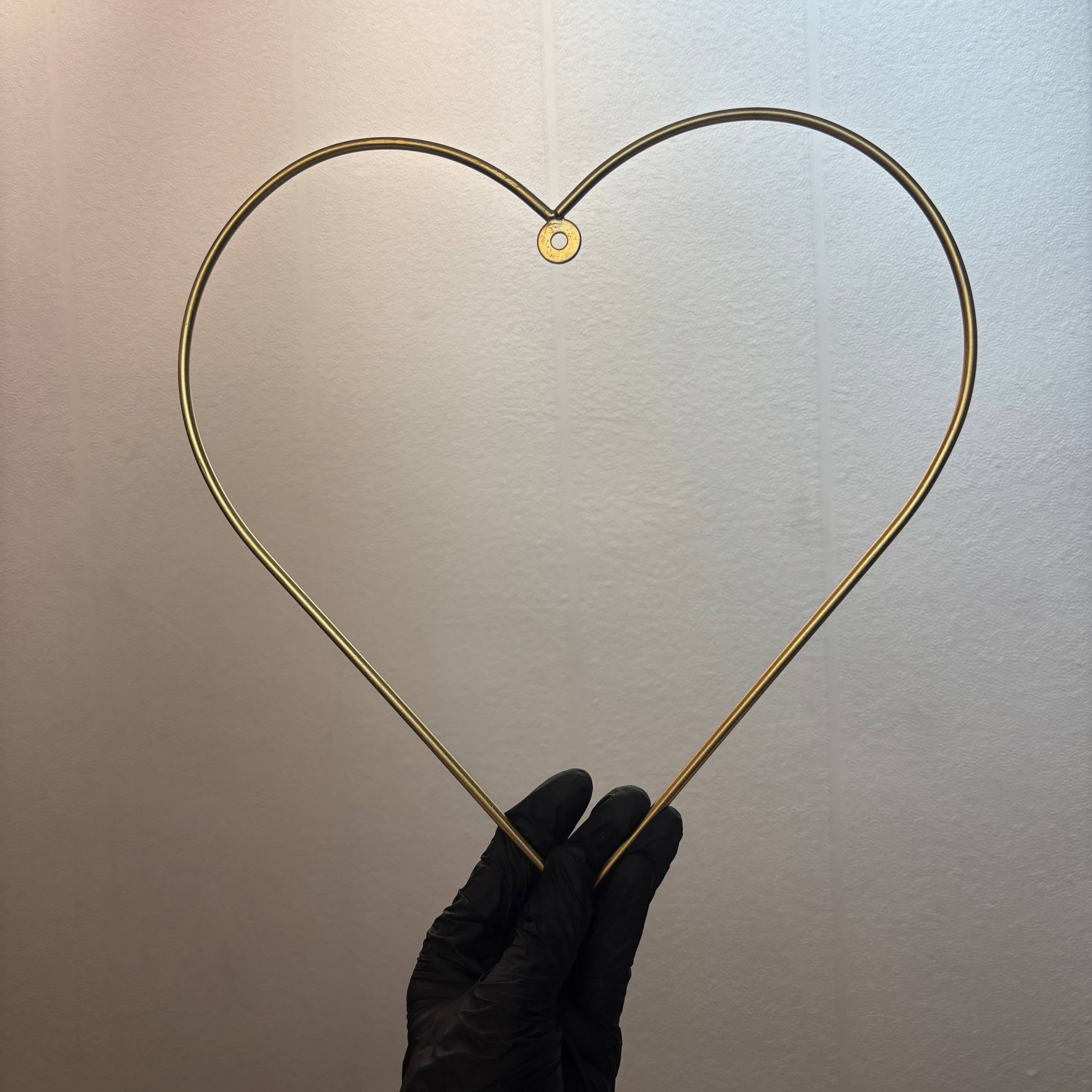 Metal Plain Heart Hoop Ring With Stand