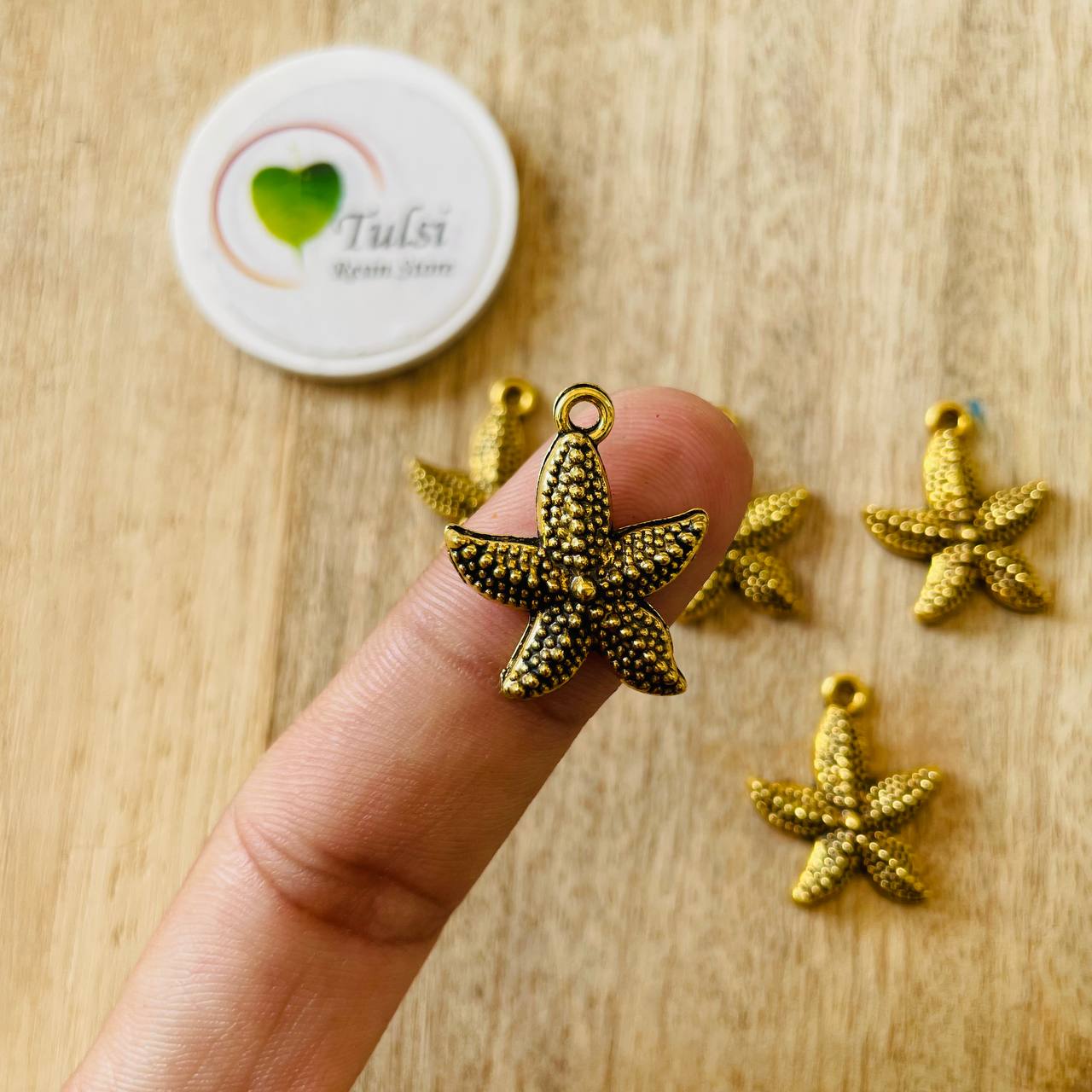Gold Charm - Starfish (5pc)
