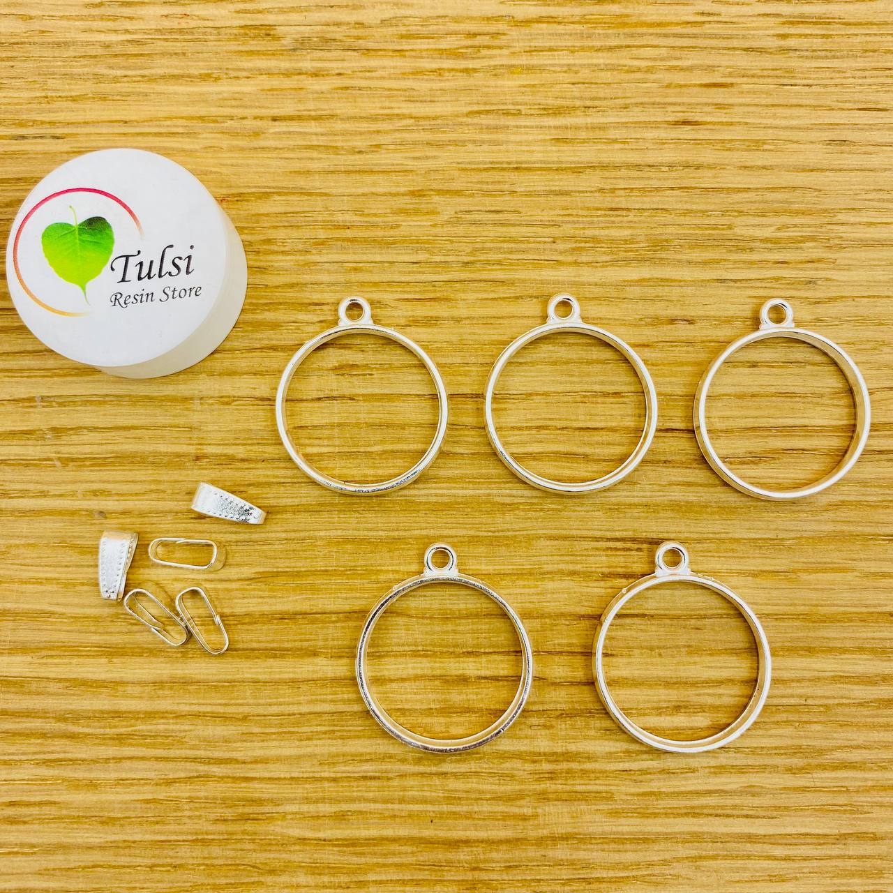 Round Bazels With Clasp (5 Pc)