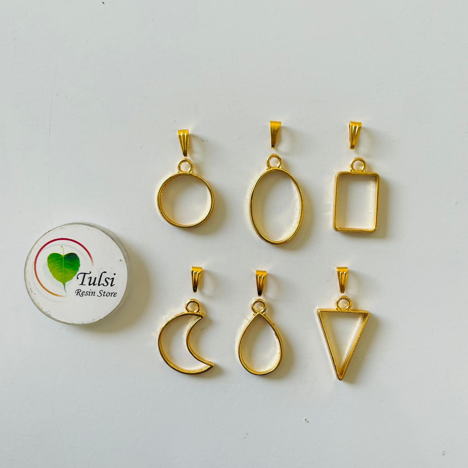 Small Bazels With Clasp
