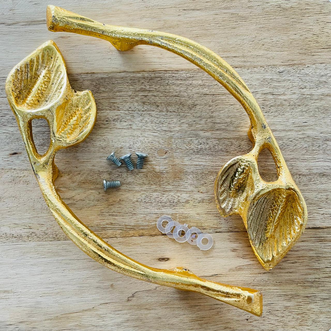 مقبض صينية معدنية ب