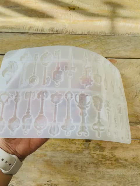 Multiple Key Pendent Mould