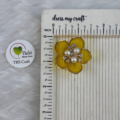 Colourful Plastic Flower (M)