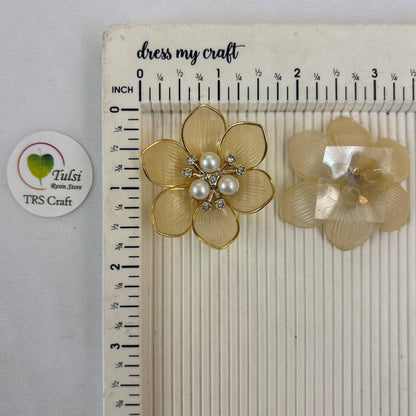 Colourful Plastic Flower (M)