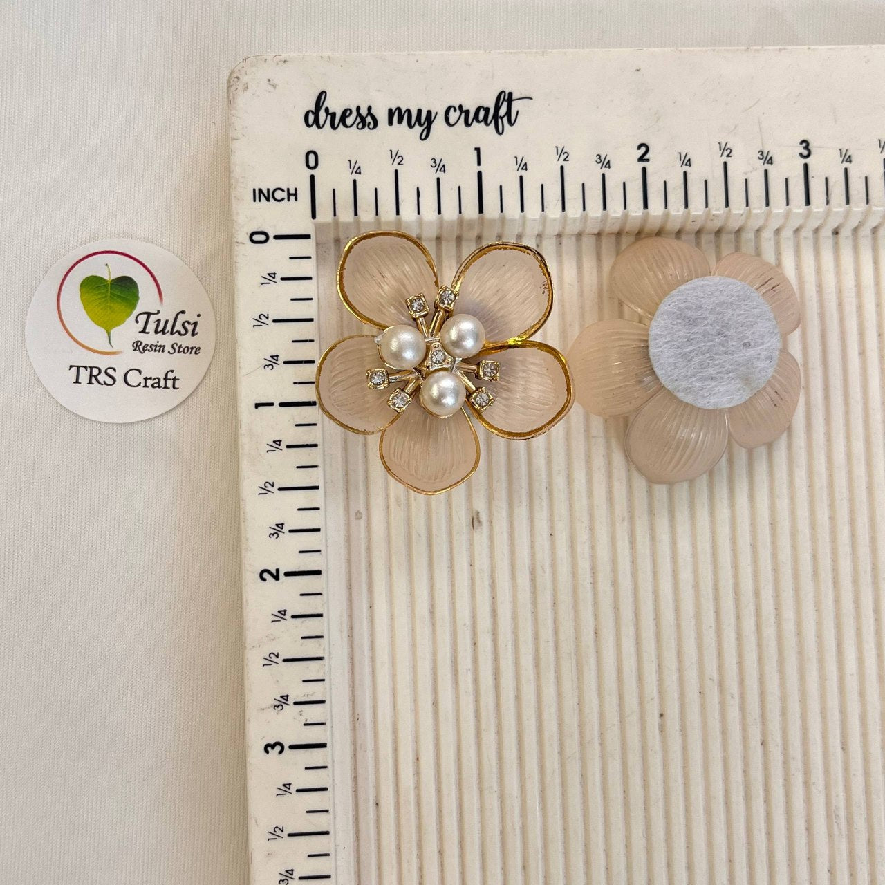 Colourful Plastic Flower (M)