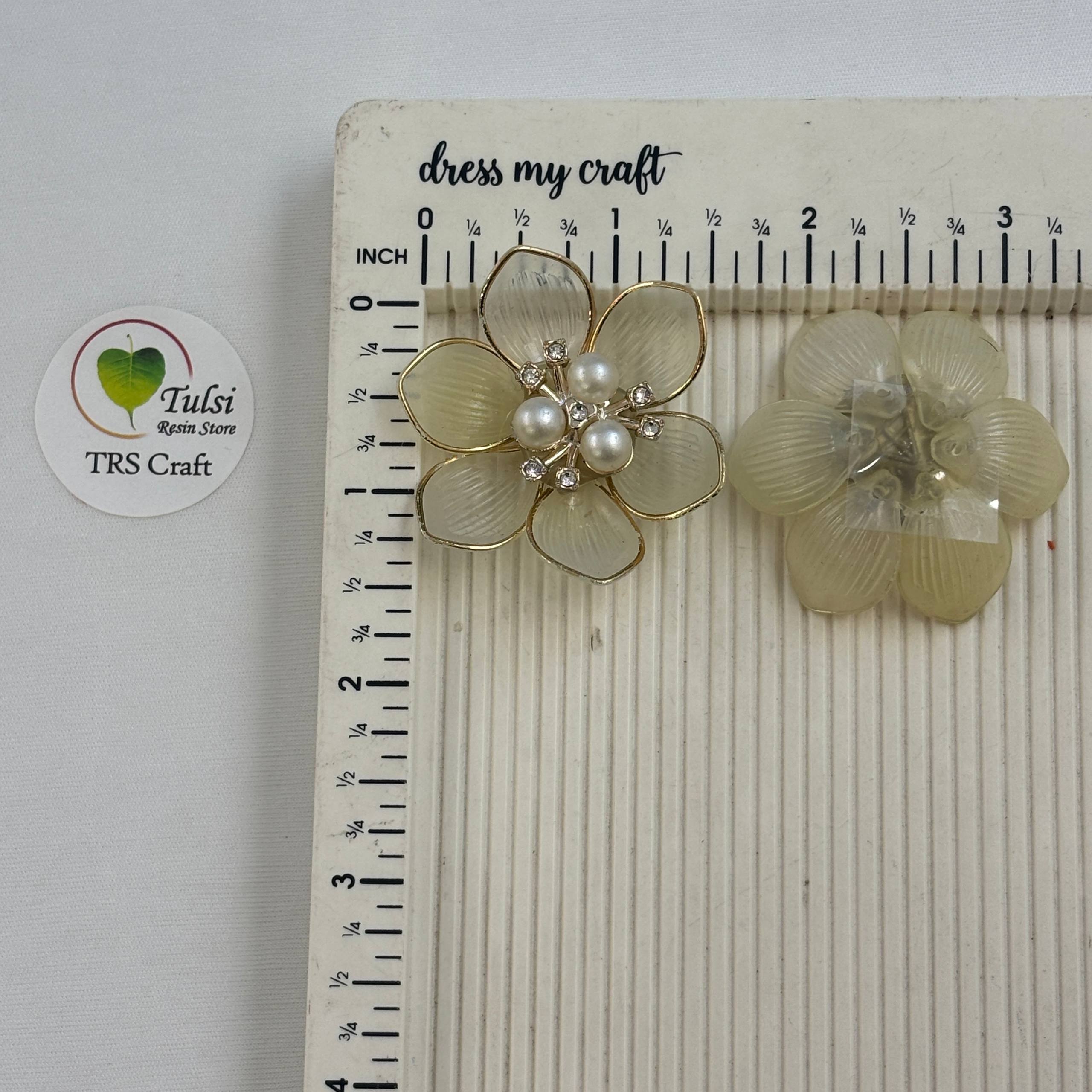 Colourful Plastic Flower (M)