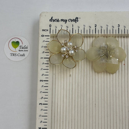 Colourful Plastic Flower (M)