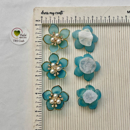 Colourful Plastic Flower (M)