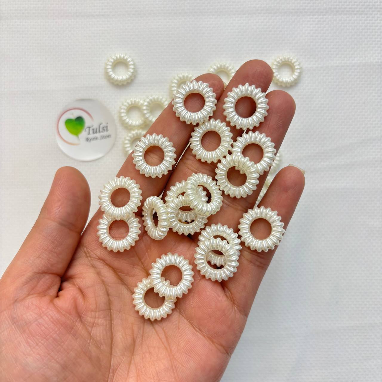 White Pearl Ring (H)