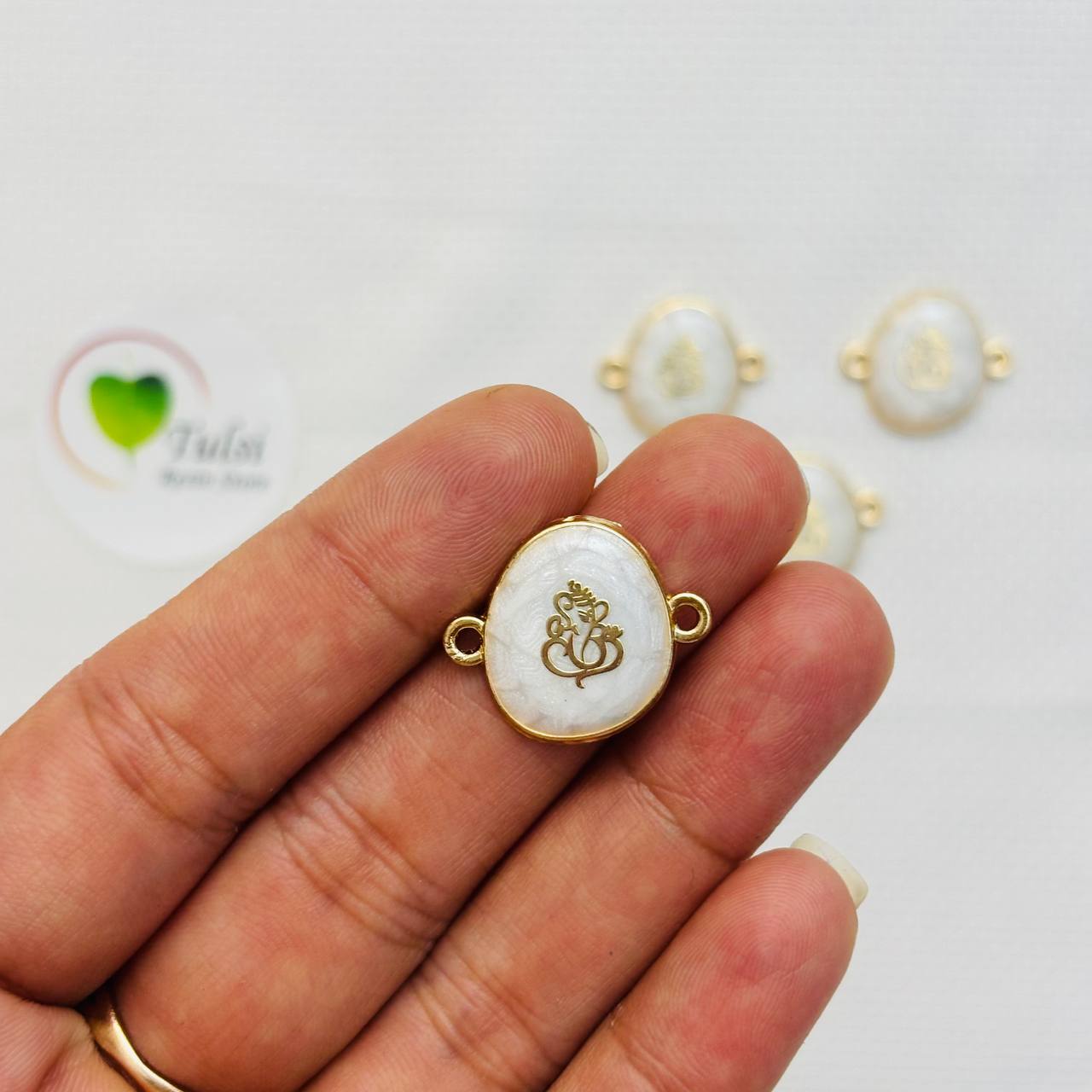 Rakhi Charm (G)