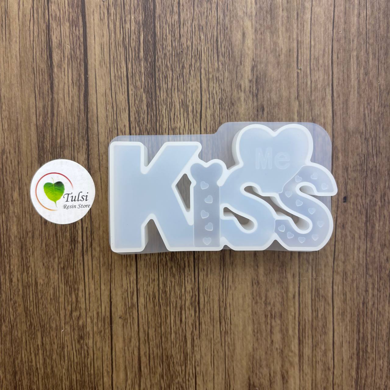 Kiss Mould (A)