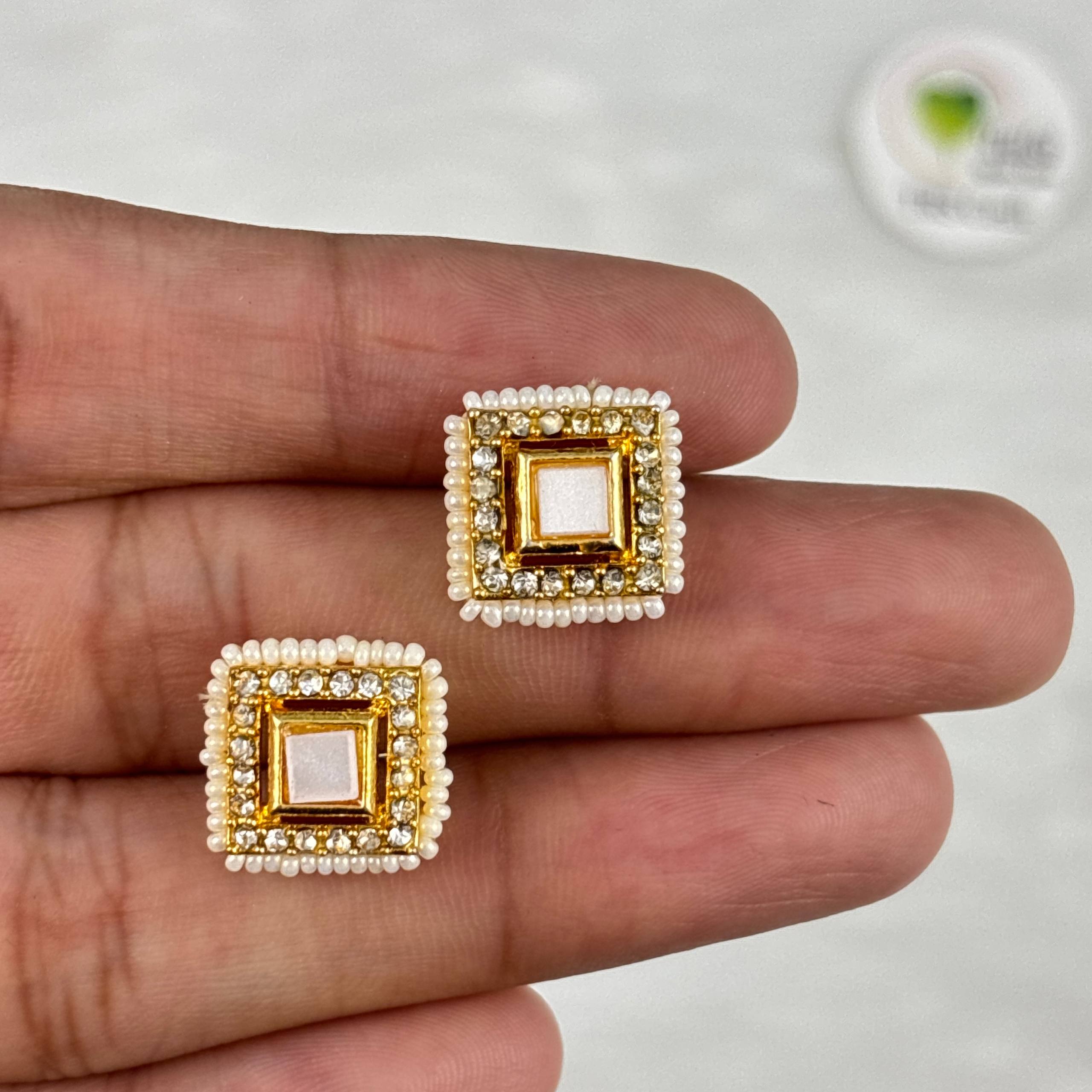 Kundan Charm (A008)