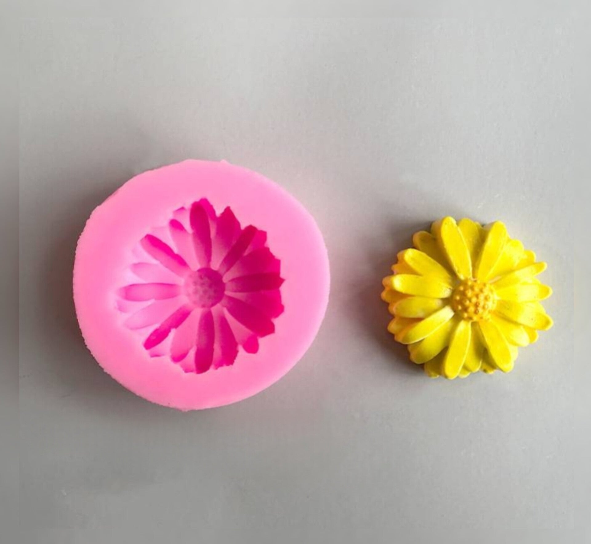 Pink Daisy Flower Mould (D)