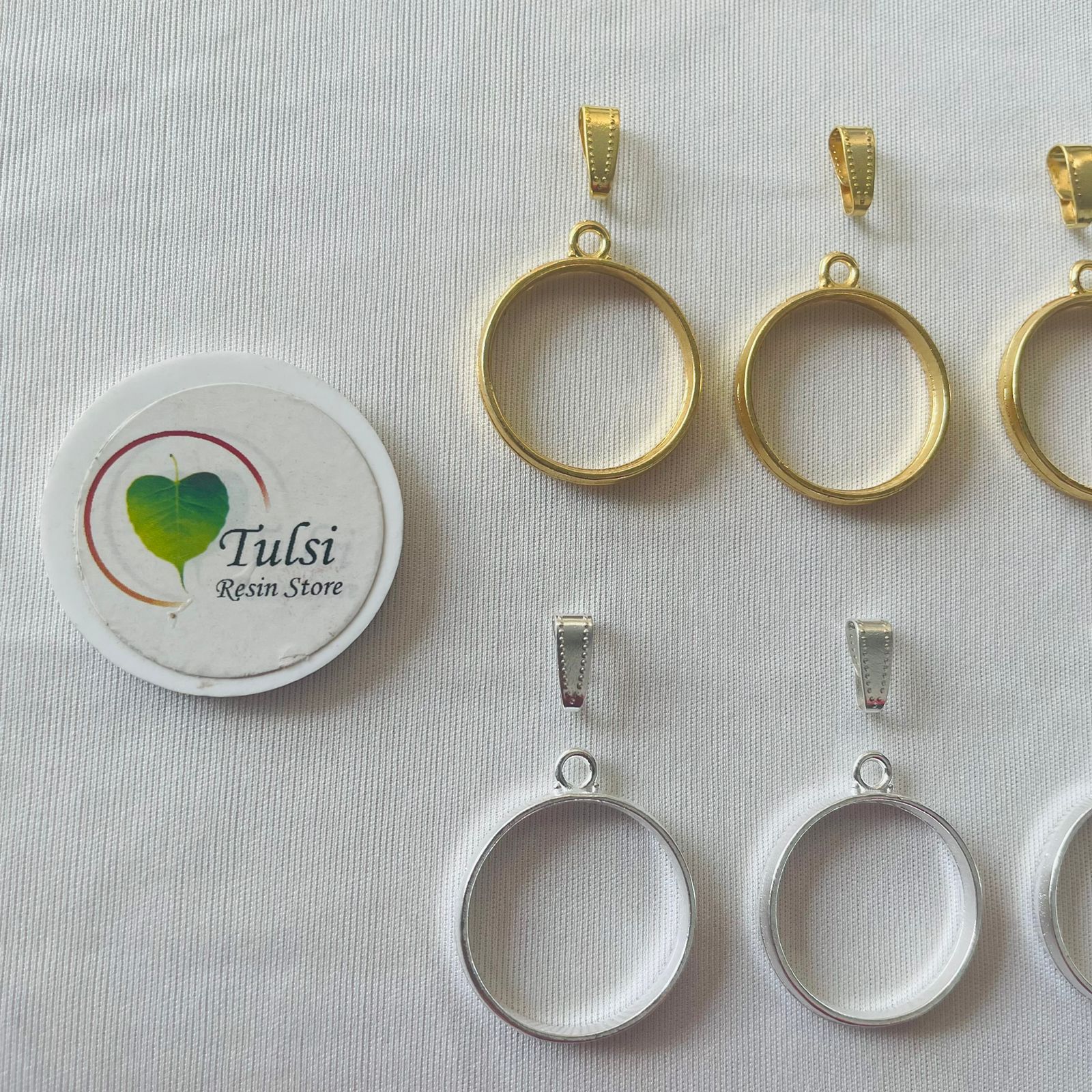 Round Bazels With Clasp (5 Pc)