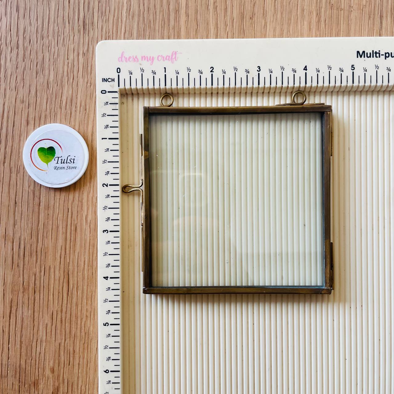 Distash/Defective 4" Vintage Metal frame