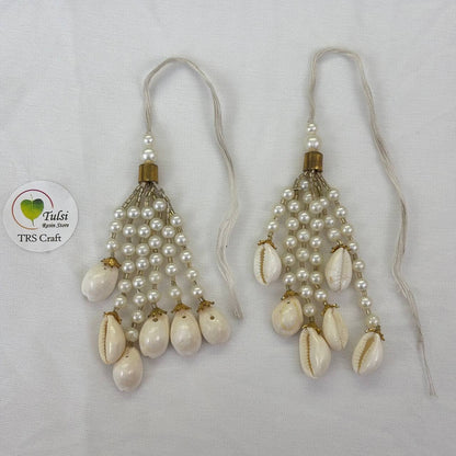 Rakhi Hanging (R)
