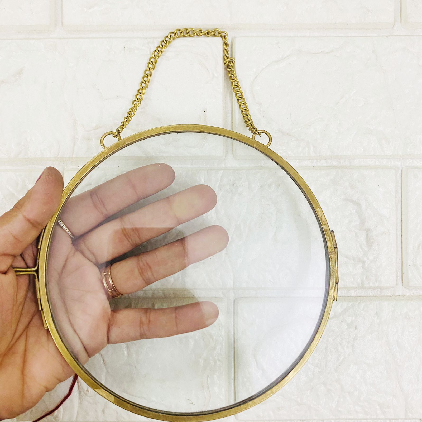 6" Round Vintage Metal Frame