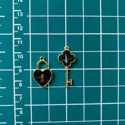 Key & Lock Charm Black (1)