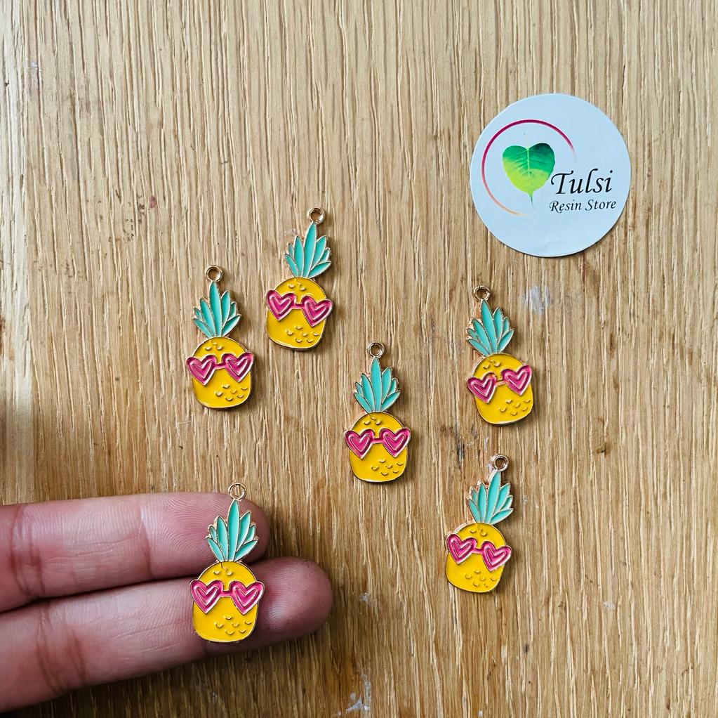 Pineapple With Google Charm (B)