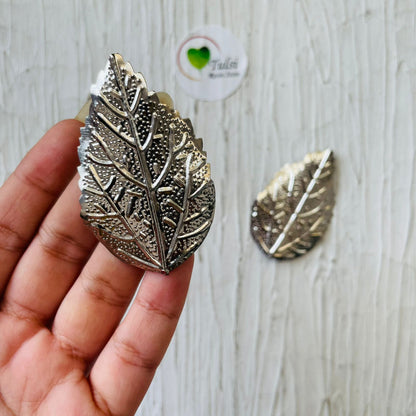 2 Pcs Metal Leaf Charm (D)