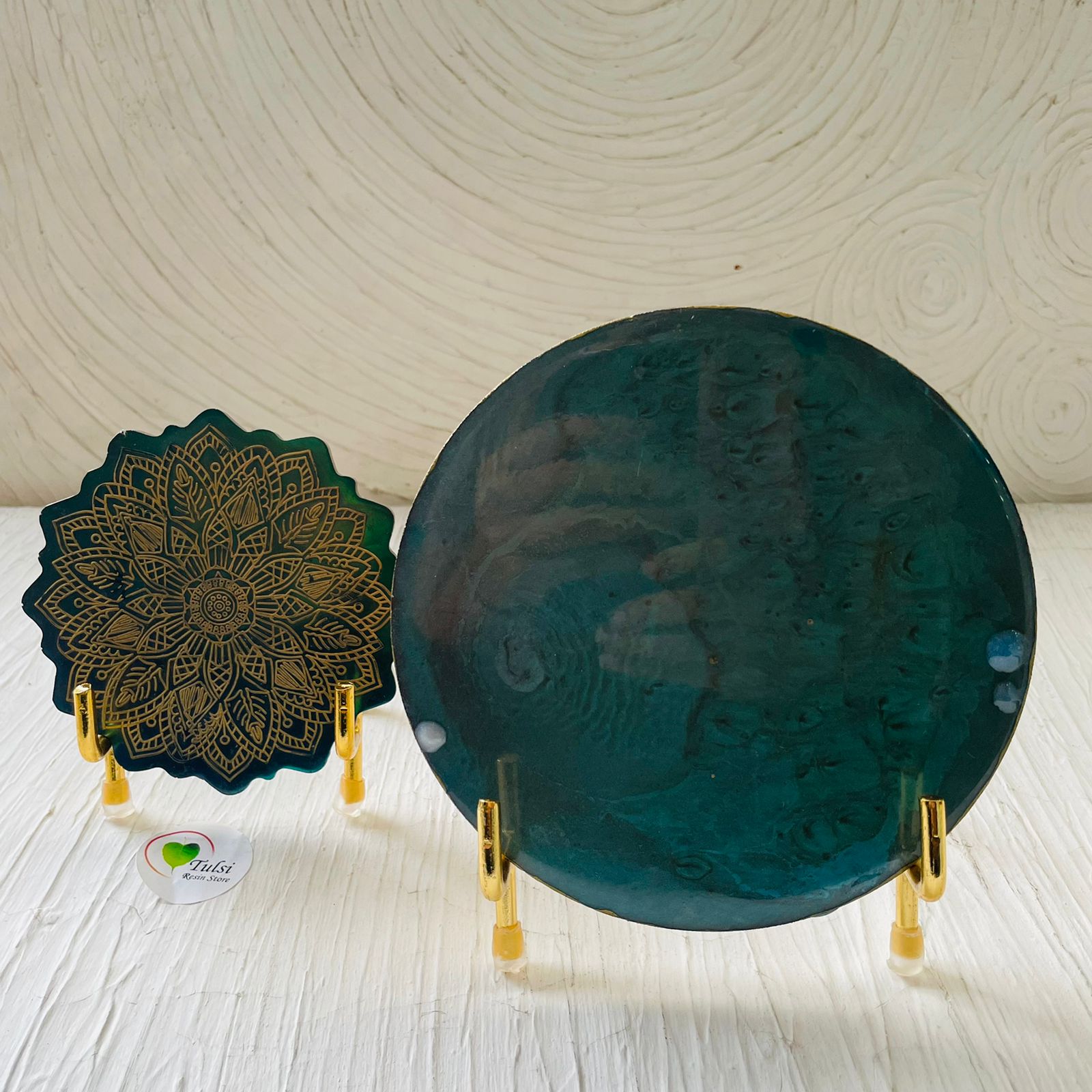 Wire Metal Stand 2 | Tulsi Resin
